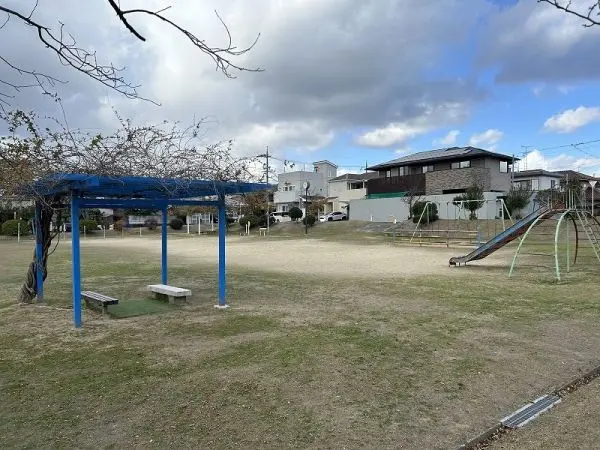 羽曳が丘南公園まで徒歩３分