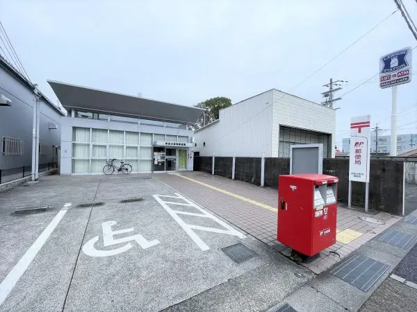 奈良大安寺郵便局まで徒歩７分です。徒歩でも十分にアクセスしていただける距離となっております。