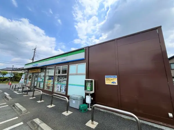 ・ファミマ近くで日々の買物も安心
・コンビニそばで暮らしやすい環境
買物施設が身近なうれしい立地