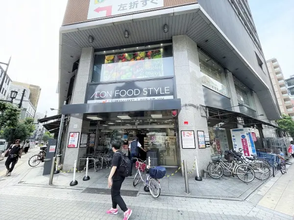 イオンフードスタイル東心斎橋店まで徒歩5分。
徒歩5分圏内にコンビニや郵便局等もある住環境です。