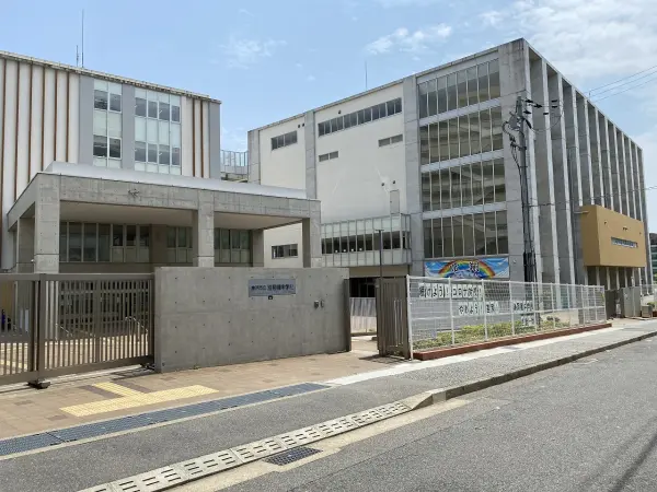 JR神戸線神戸駅　徒歩4分
神戸ハーバーランドUMIE徒歩9分の立地
最上階　南東向きバルコニー