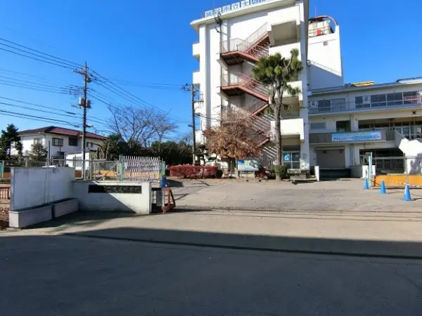 市立大袋中学校