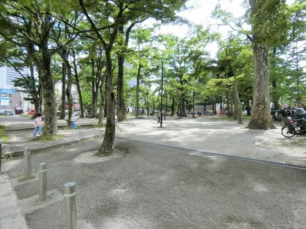 新緑や紅葉などの四季の移ろいを楽しめる公園
仙台市内では3番目に古い歴史があります