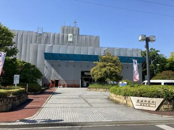 葛城市役所（新庄庁舎）までは徒歩３１分です。その他の周辺施設についてもお気軽にお問い合わせください。