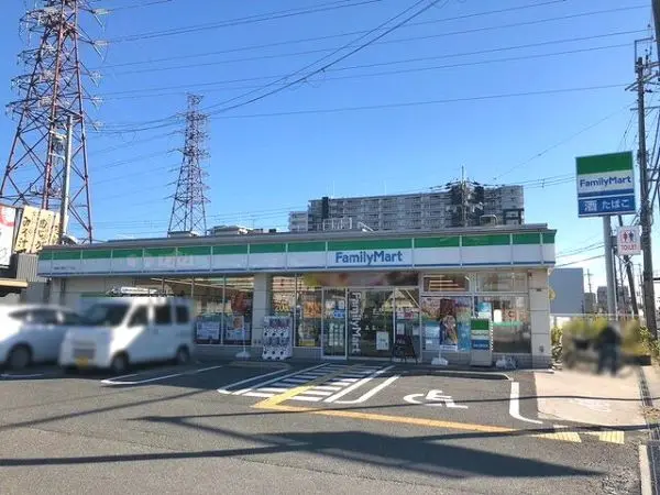 ファミリーマート高槻大塚町三丁目店