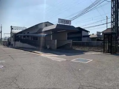 近鉄京都線平城駅まで徒歩16分です。
その他周辺施設等のご質問もお気軽にお問い合わせください。