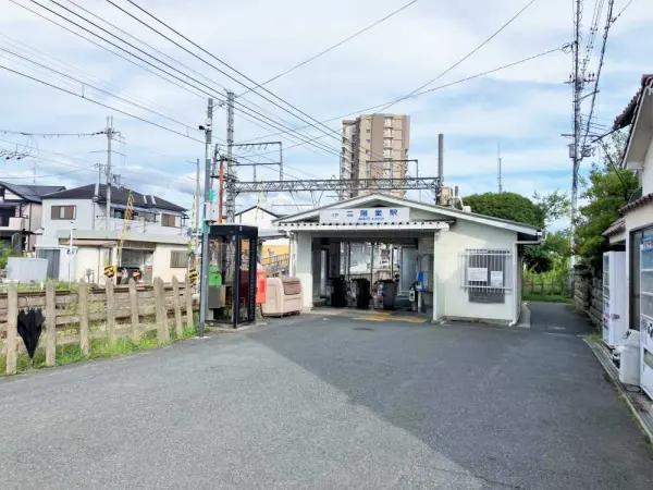 近鉄二階堂駅まで徒歩11分です。
その他周辺環境のご質問等もお気軽にお問い合わせください。