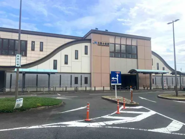 JR関西本線大和小泉駅へはバス乗車17分、矢田山町停まで徒歩8分でアクセスしていただけます。