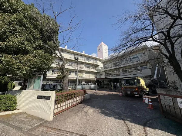 徒歩6分。毎日の通学も負担が少なくすみそうな通学距離です。