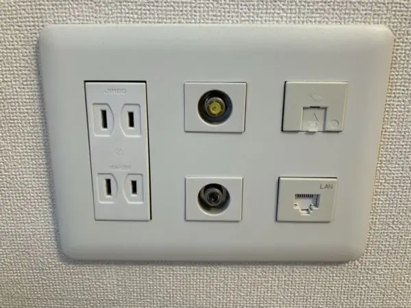 マルチメディアコンセントの写真です。