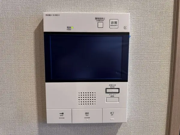 TVモニター付きインターホンが備わっており、防犯面に配慮されています。