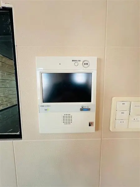 防犯機能を搭載したカラーTVモニターインターフォンです。