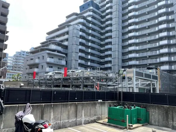 駐車場
