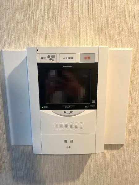 火災があったときに押すことで、警報を鳴らして周囲に火災を知らせる火災確認ボタンが付いています。