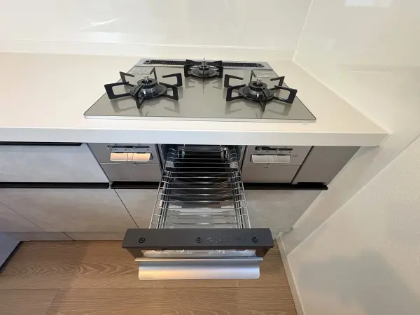 炙り料理や、鍋・フライパンを振りながら調理できます
ガスコンロは停電時にも使えます