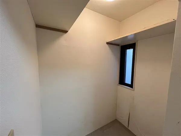 納戸には小窓がついているため
いつでも換気することが出来ます