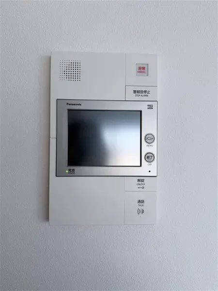 モニター付きインターホンです。ロートロック解除もできます。