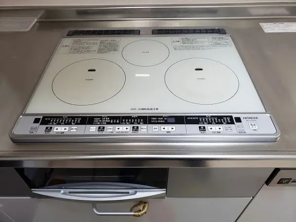 火を使わずに調理が可能。フラットなのでお手入れもスムーズです。2015年6月キッチン入替 