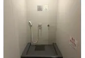 大切なペットと暮らせるマンションです(規約制限有)。共用部にペット用のシャワースペース有。