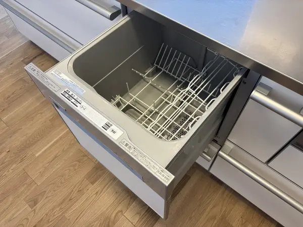 食器洗浄乾燥機が付いておりますので、食器洗いの手間が省け、食後の時間も家族とゆっくり過ごせます。