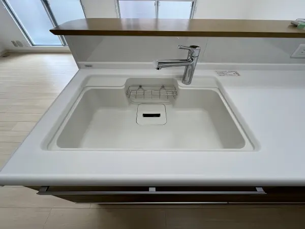 洗い場も広めでフライパンなどの調理器具も洗いやすくなっています