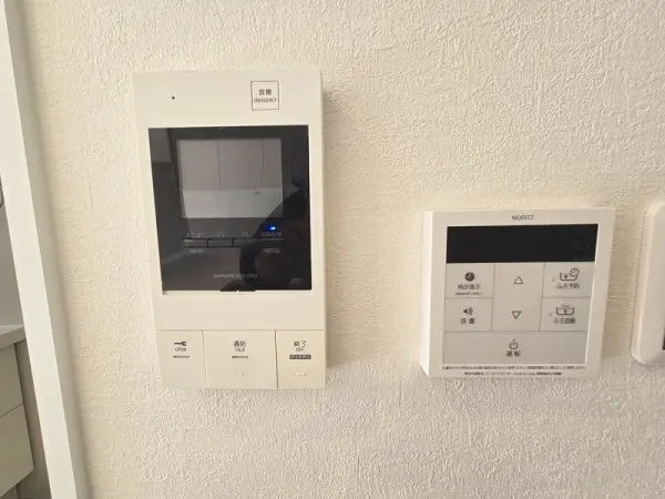 TVモニター付きインターホンが備わっており、来訪者をTVモニターで確認してから応対できます。