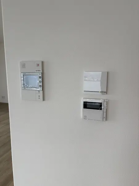 カメラ付きインターフォン　など