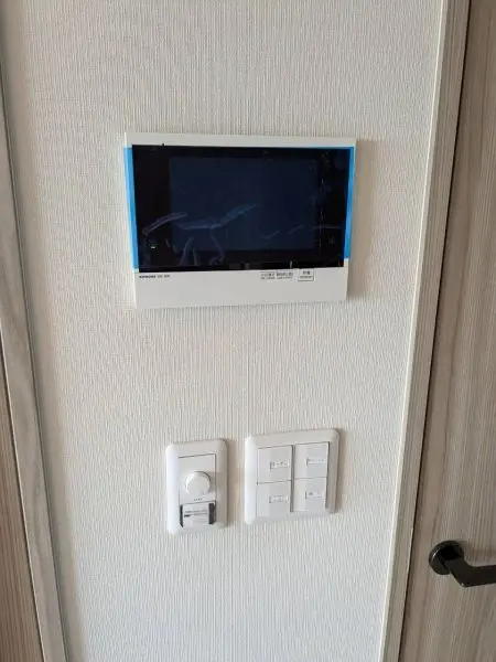 インターホン・ダウンライトスイッチ