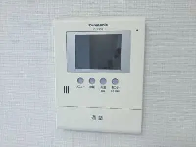 防犯面で安心の、TVモニタ付きインターフォンが備わっています。