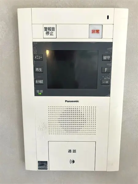 TVモニターで、来訪者の顔を確認してから応対できます。