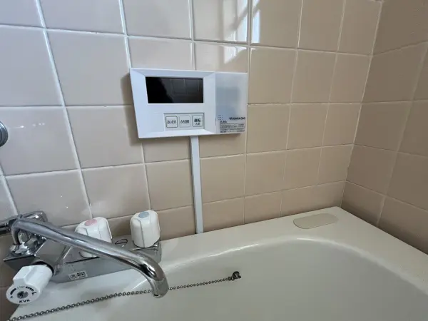 浴室内にある給湯器です
追い焚き機能付きです
