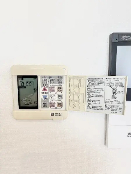 空気が乾燥しにくく、埃を舞い上げない床暖房はペットにも優しい設備です。