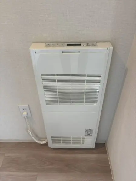 各居室にパネルヒーターが設置されています！