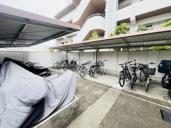 対象物件のバイク置き場です。ささいなことでも是非お気軽にお問い合わせください。