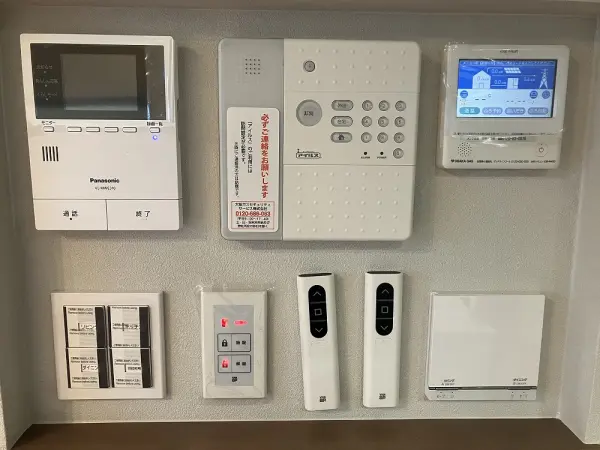モニター付インターホンや24時間セキュリティ「アイルス」がありセキュリティ面に配慮されています。