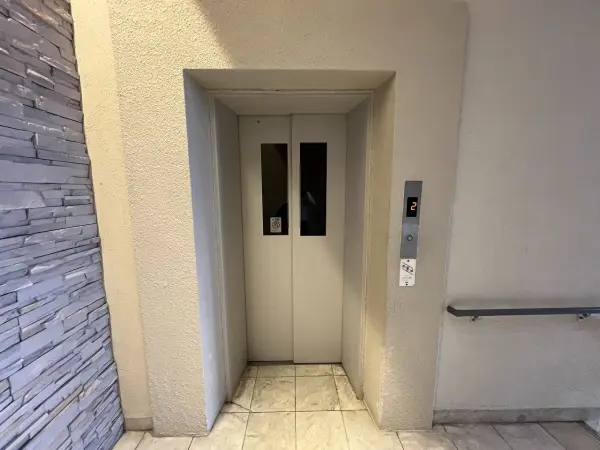 マンション中にありますエレベーターです