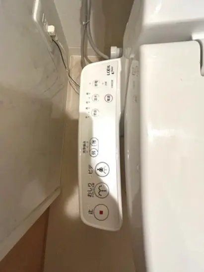 トイレは温水洗浄便座付きで、毎日快適にご利用いただけます。