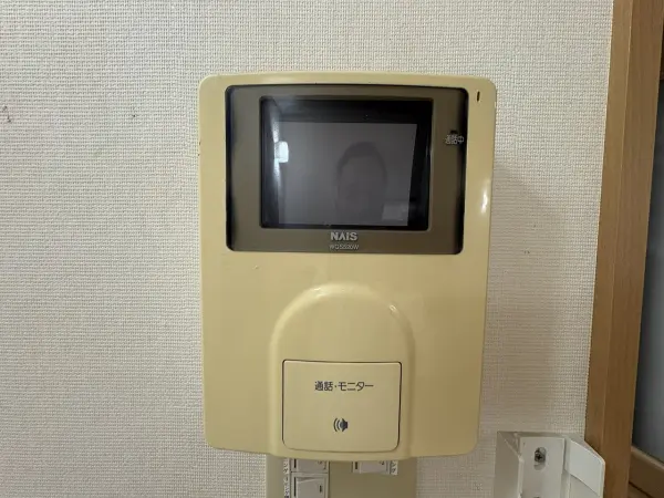 防犯面に配慮されたTVモニター付きインターホンが設置されています