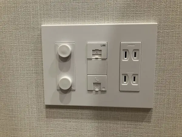 マルチメディアコンセント