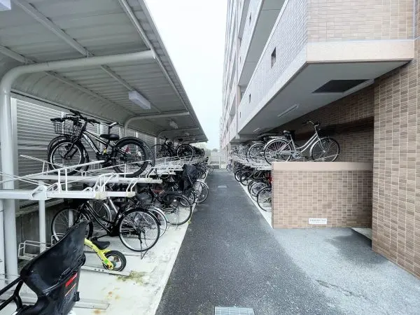 無料でお使いいただける駐輪場もございます。その他ご質問等ございましたらお気軽にお問い合わせください。