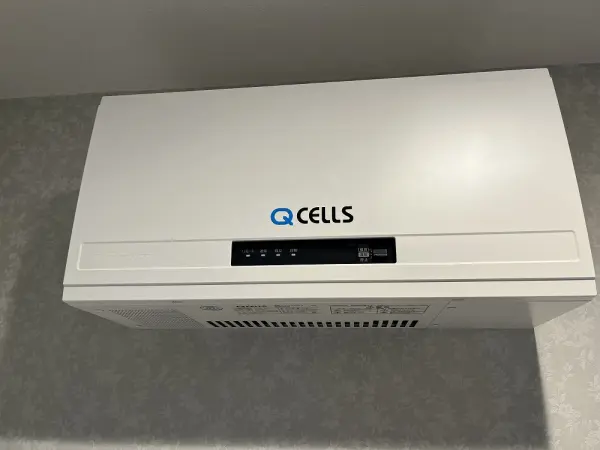 太陽光発電システムです。太陽光＋エネファームのダブル発電システムでエコな住まいです。