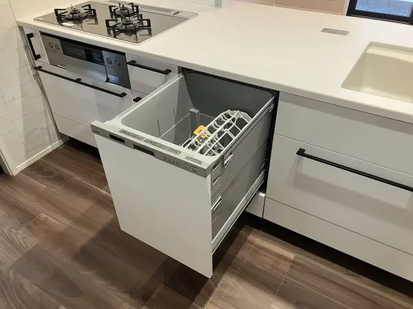 食器洗乾燥機付きで、家事の時間を短縮できます。