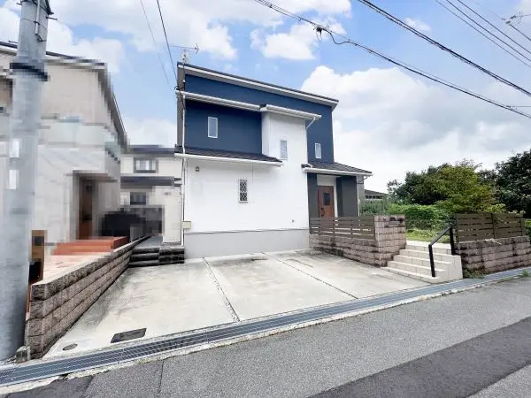 三木市志染町中自由が丘1丁目