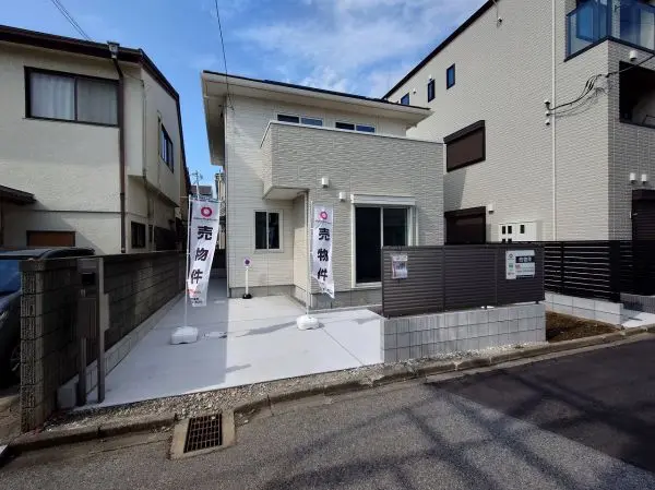 習志野市実籾五丁目　築後未使用xevoΣ