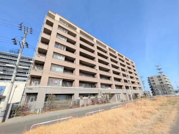 サーパス小鶴新田駅前