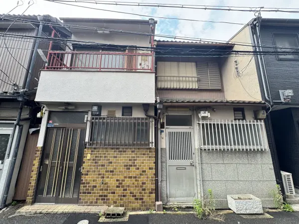 大阪メトロ谷町線「阿倍野」駅　徒歩9分
大阪メトロ御堂筋線「動物園前」駅　徒歩8分