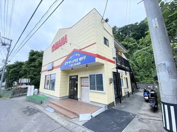 ヒルズ山の寺