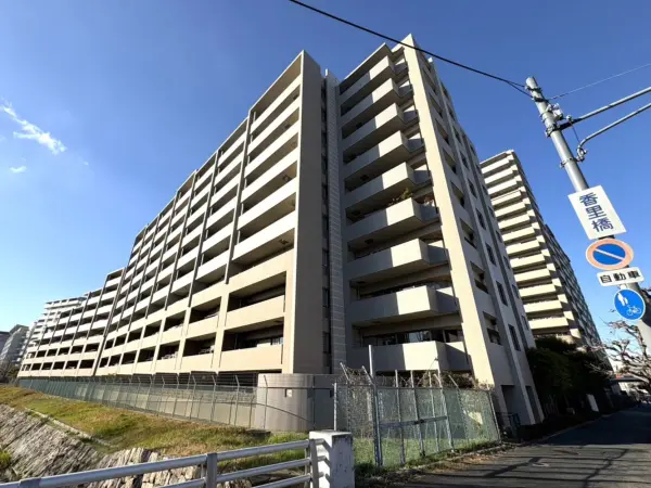 ディーグラフォート香里ケ丘ブライトフォート