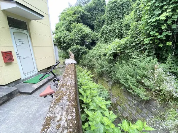 ヒルズ山の寺