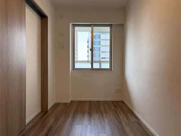 ローレルタワー難波